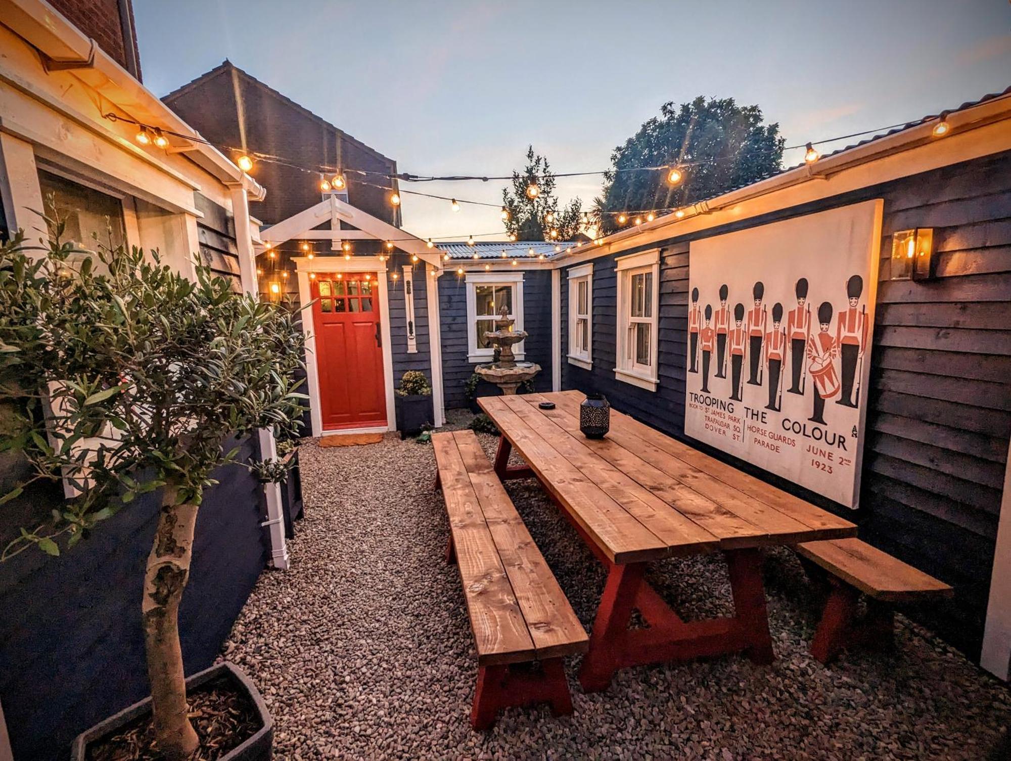 Sheddington Manor - 2 Bedroom Guest House & Cinema Belfast Buitenkant foto