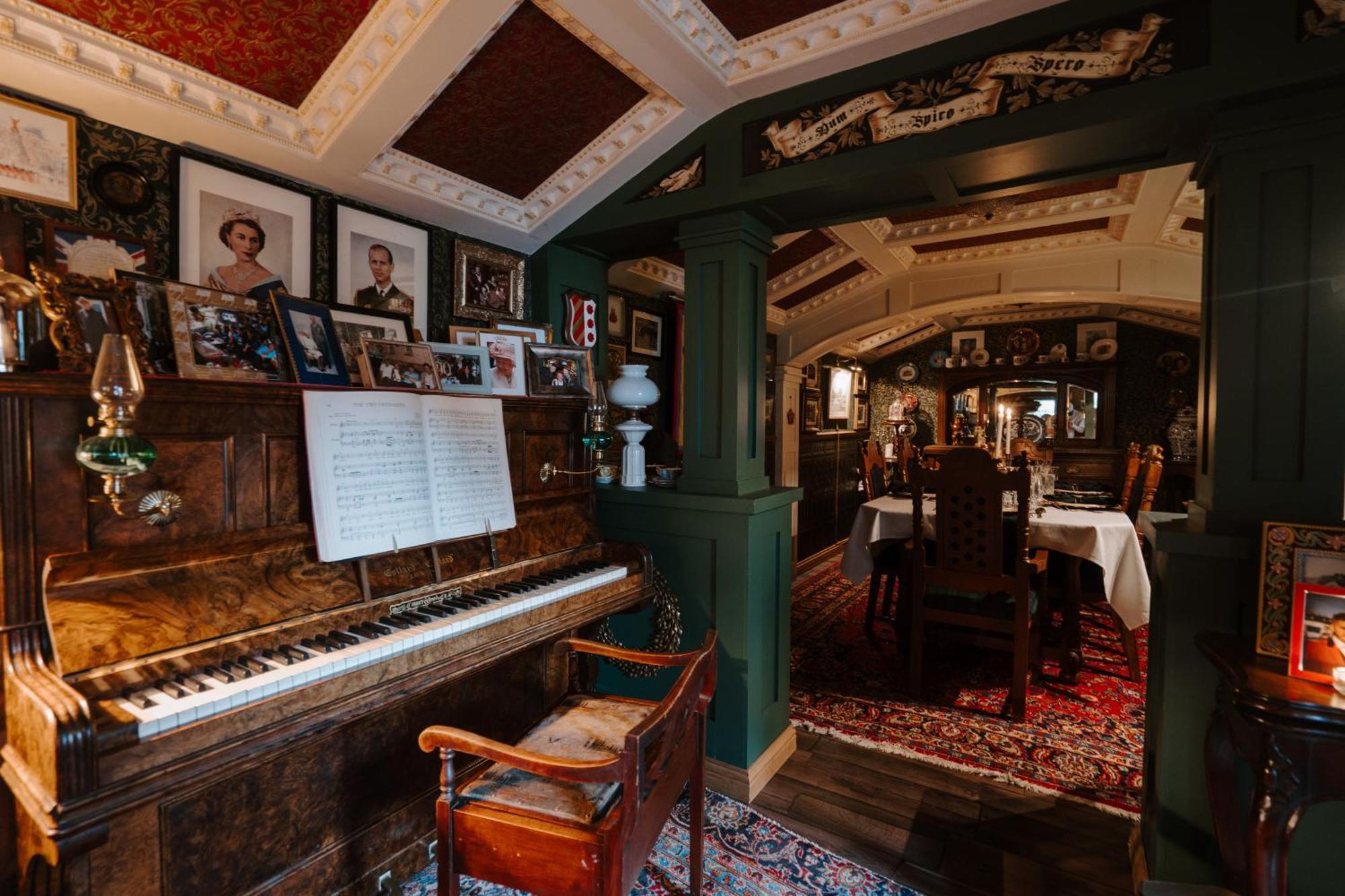 Sheddington Manor - 2 Bedroom Guest House & Cinema Belfast Buitenkant foto